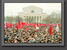 Comunistas rusos conmemorando el d&iacute;a de la Revoluci&oacute;n